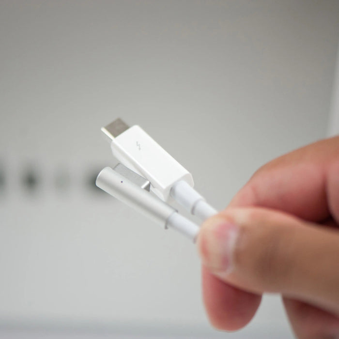 How to Use a Thunderbolt Cable When the All-in-One Cable Fails on an A1407 Apple Thunderbolt Display - Macfixit Australia