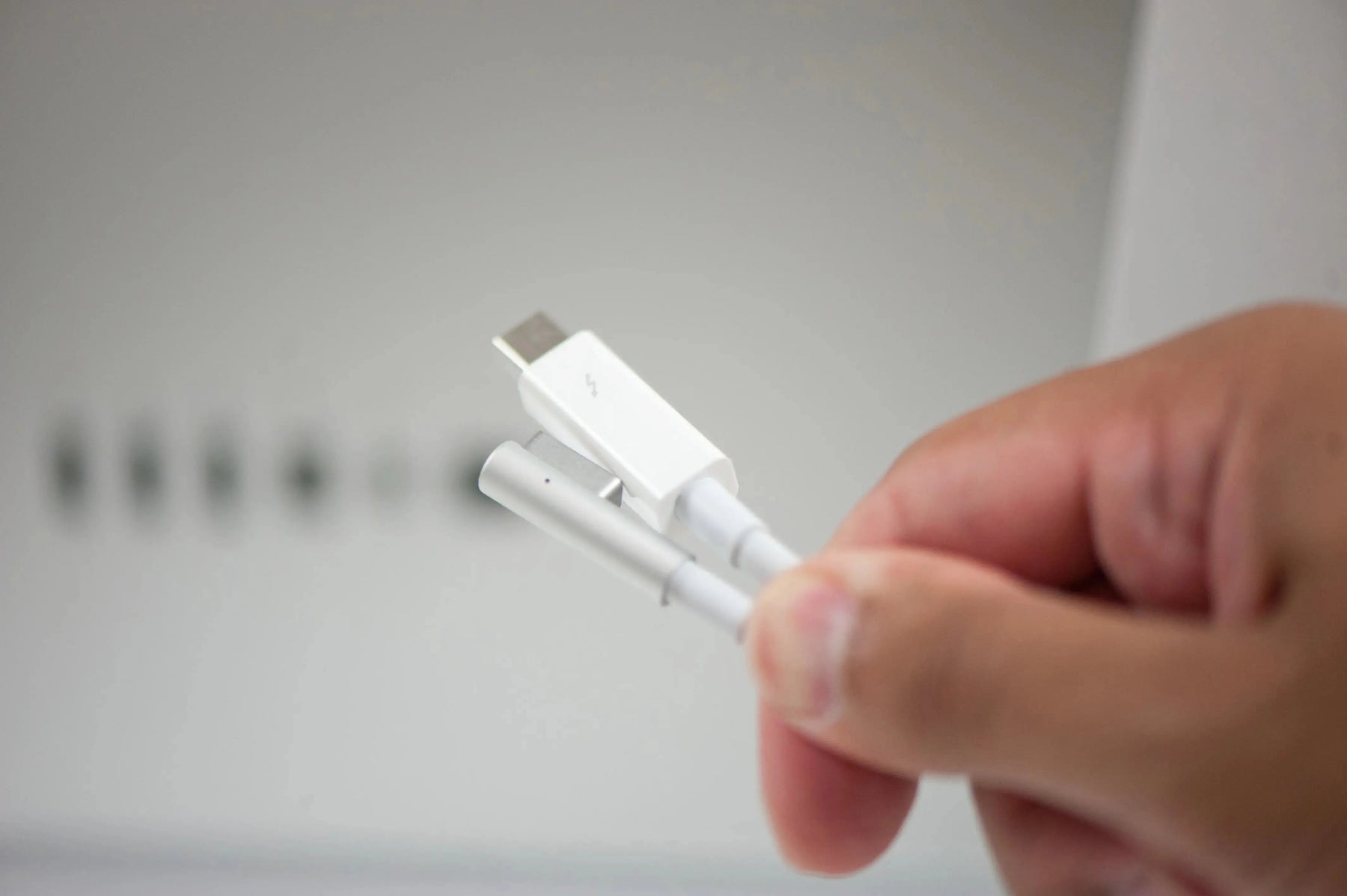 How to Use a Thunderbolt Cable When the All-in-One Cable Fails on an A1407 Apple Thunderbolt Display (v2 preview) - Macfixit Australia