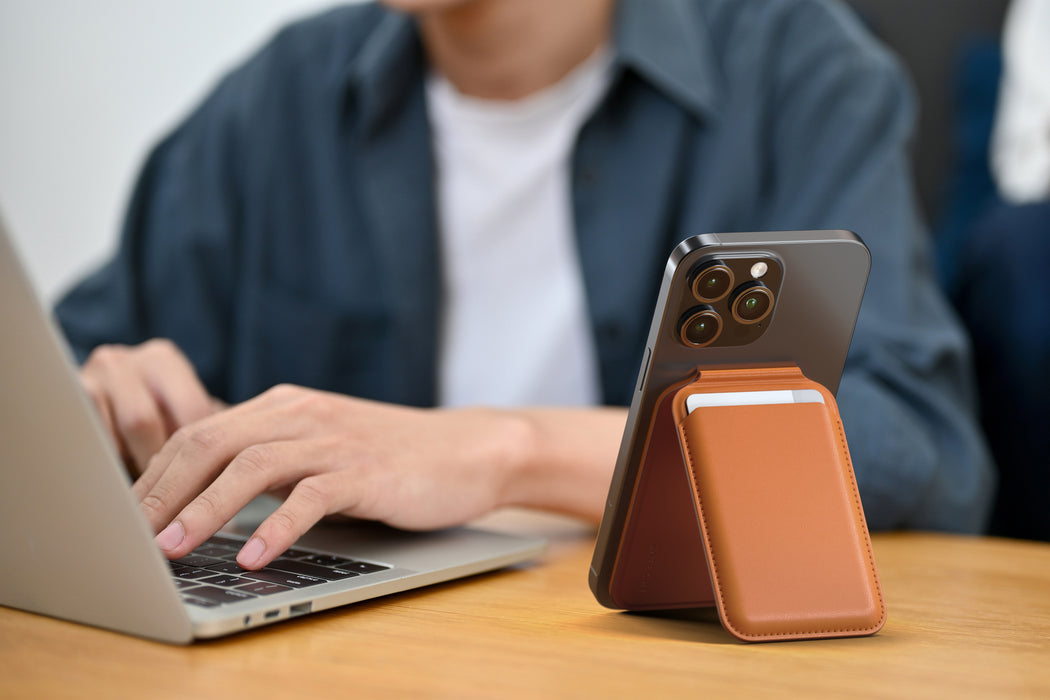 Satechi Magnetic Wallet Stand For iPhone (Orange)