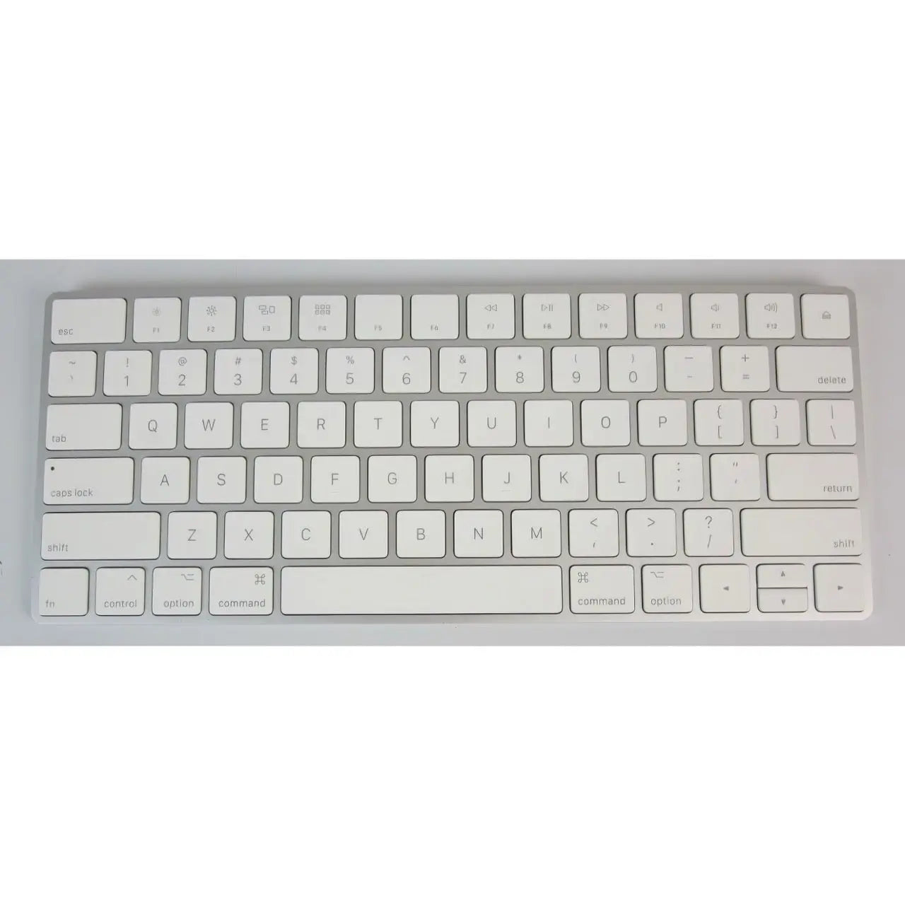 Refurbished Apple Magic Keyboard (Lightning) - White (A+ Grade