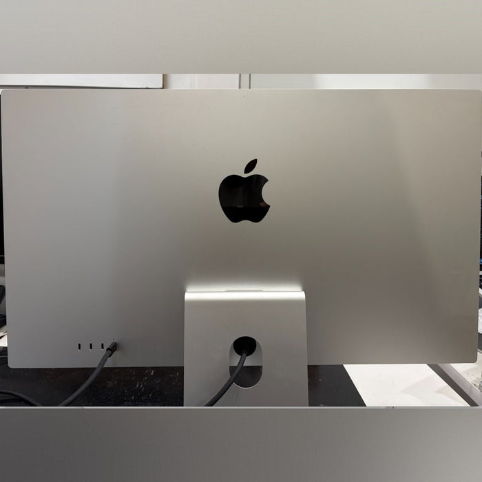 Refurbished - Apple Studio Display 2022 – Standard Glass, Tilt-Adjustable Stand with Minor Cracks - Macfixit Australia