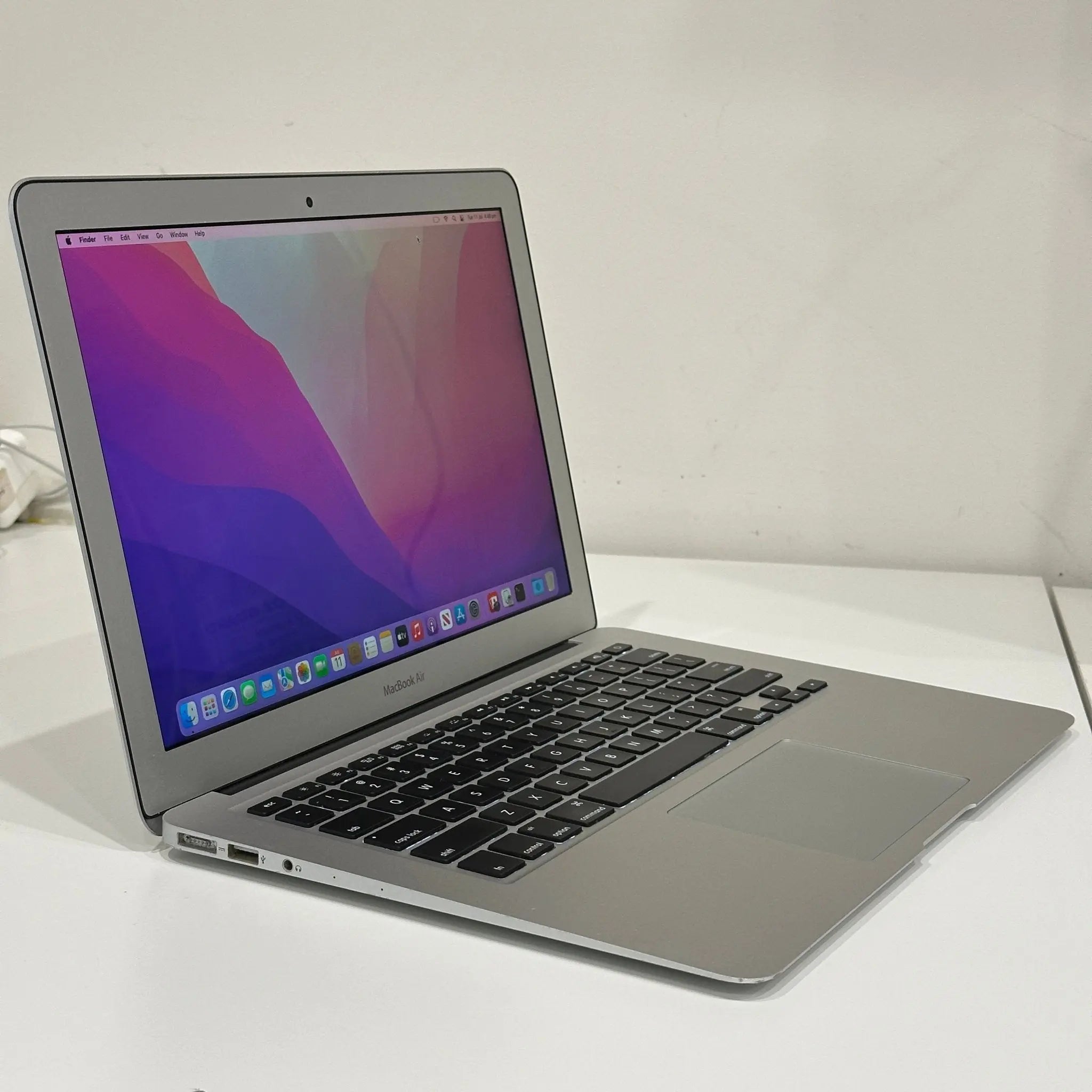 Refurbished MacBook Air 13-inch 2017, 8GB, 128GB-512GB - Macfixit