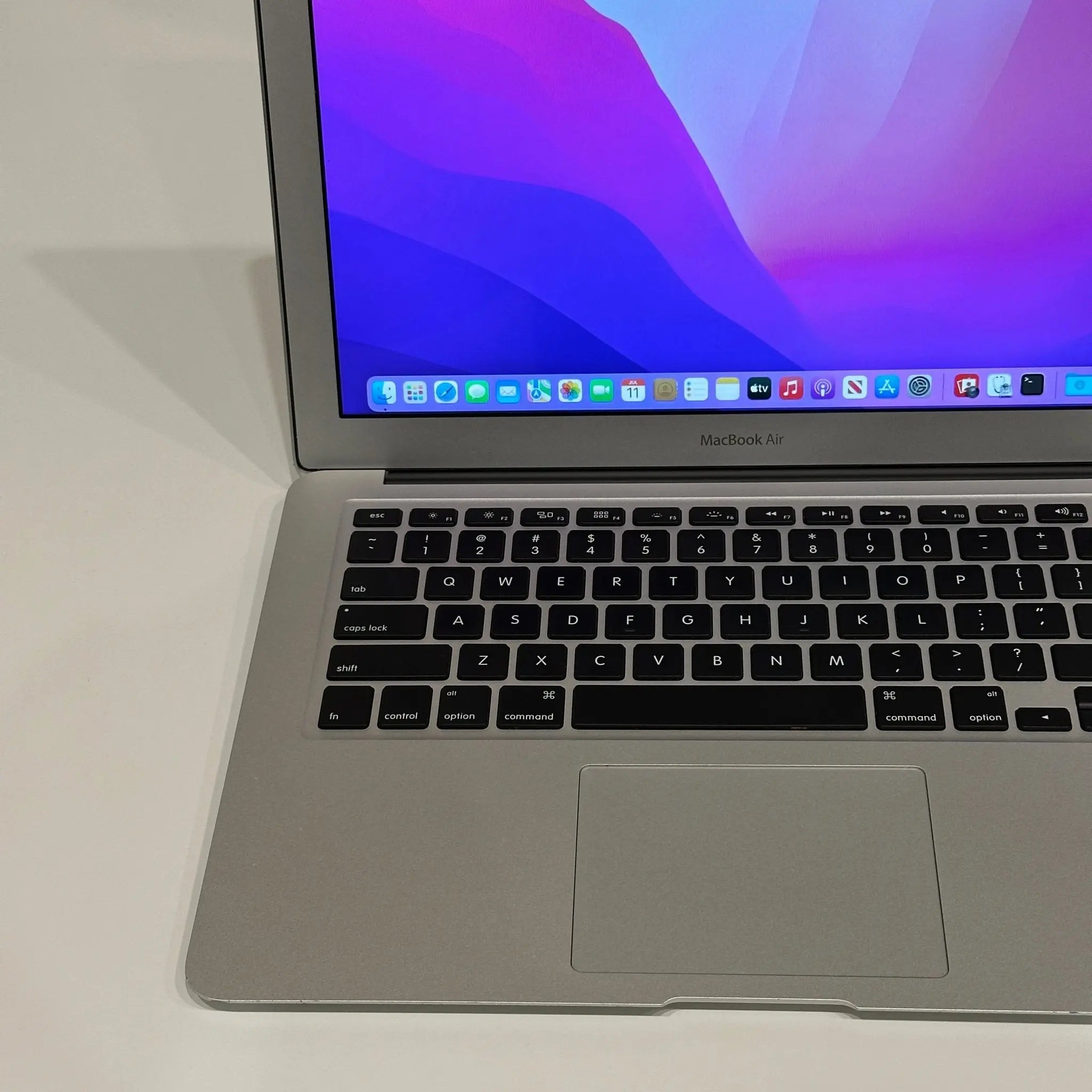 Refurbished MacBook Air 13-inch 2017, 8GB, 128GB-512GB - Macfixit