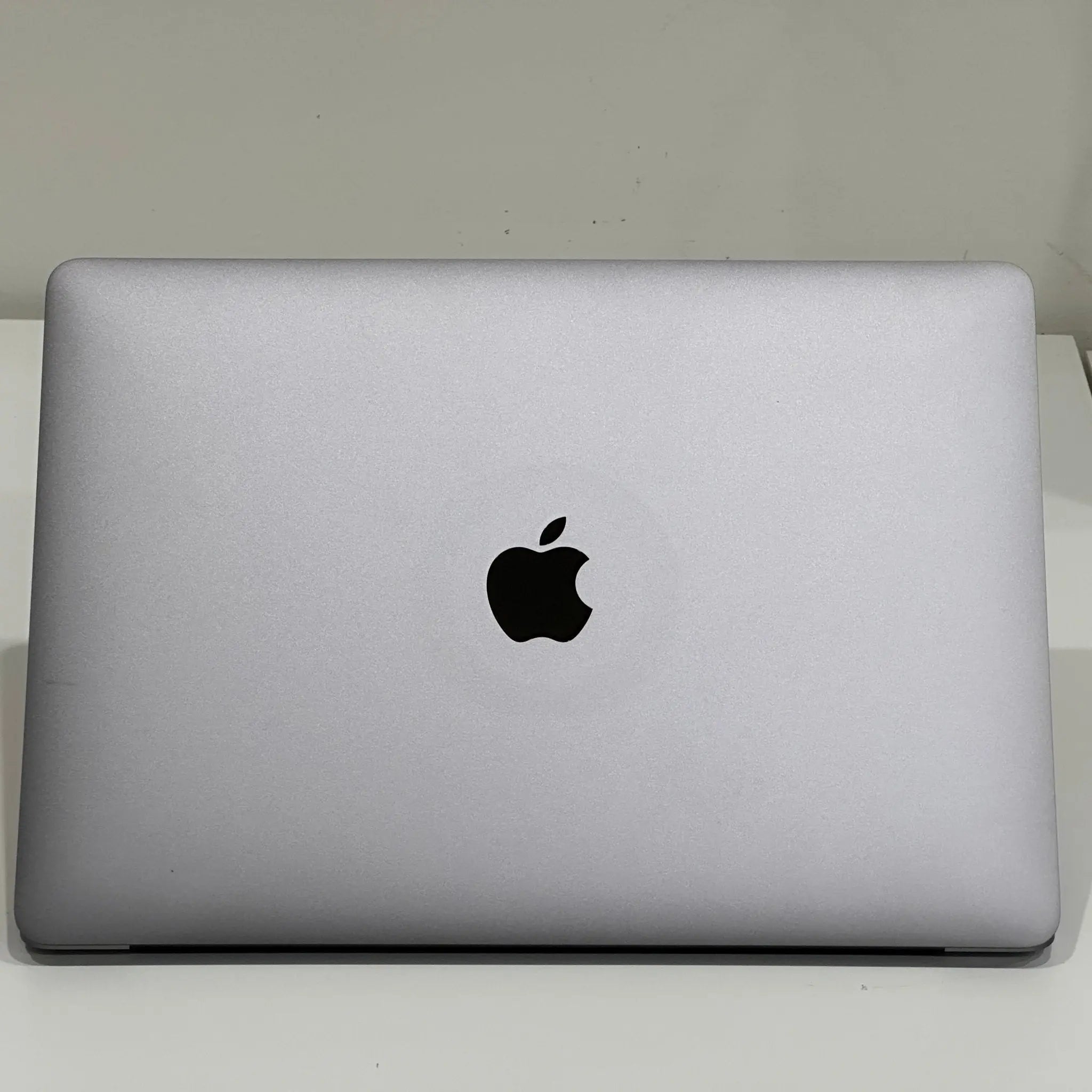 Refurbished MacBook Pro (13-inch, 2017, 4 TBT3)‎, With TouchBar