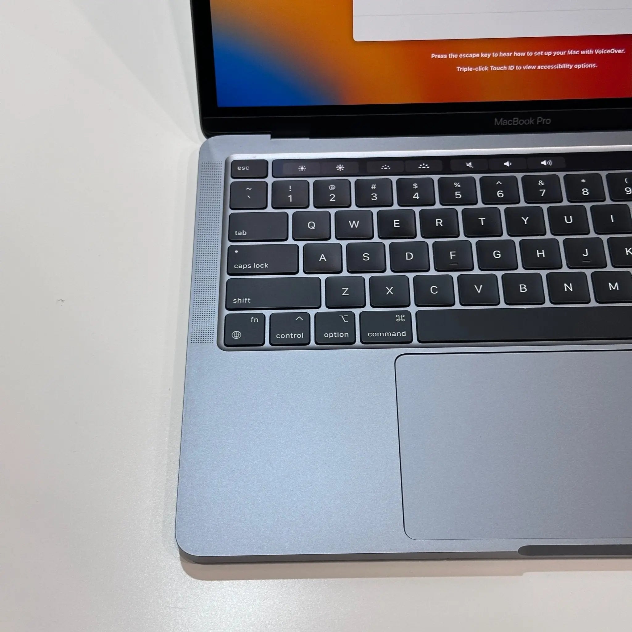 Refurbished MacBook Pro 13-inch M1 Chip 2020 8GB/256GB - Space