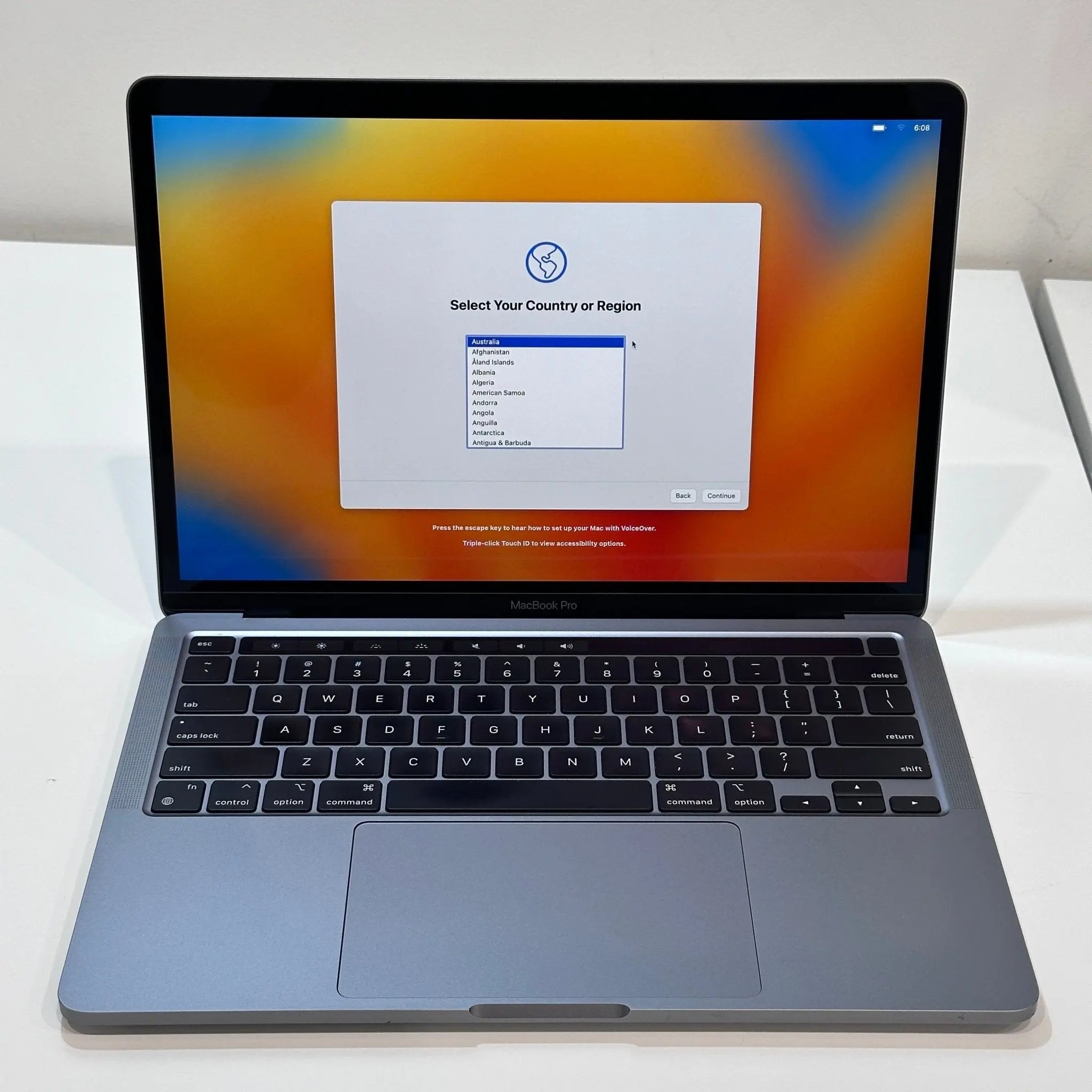 Refurbished MacBook Pro 13-inch M1 Chip 2020 8GB/256GB - Space