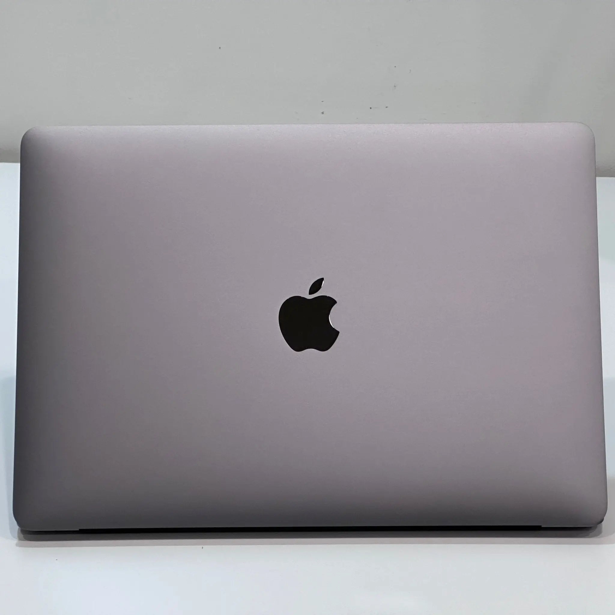 Refurbished MacBook Pro 13-inch M1 Chip 2020 8GB/256GB - Space