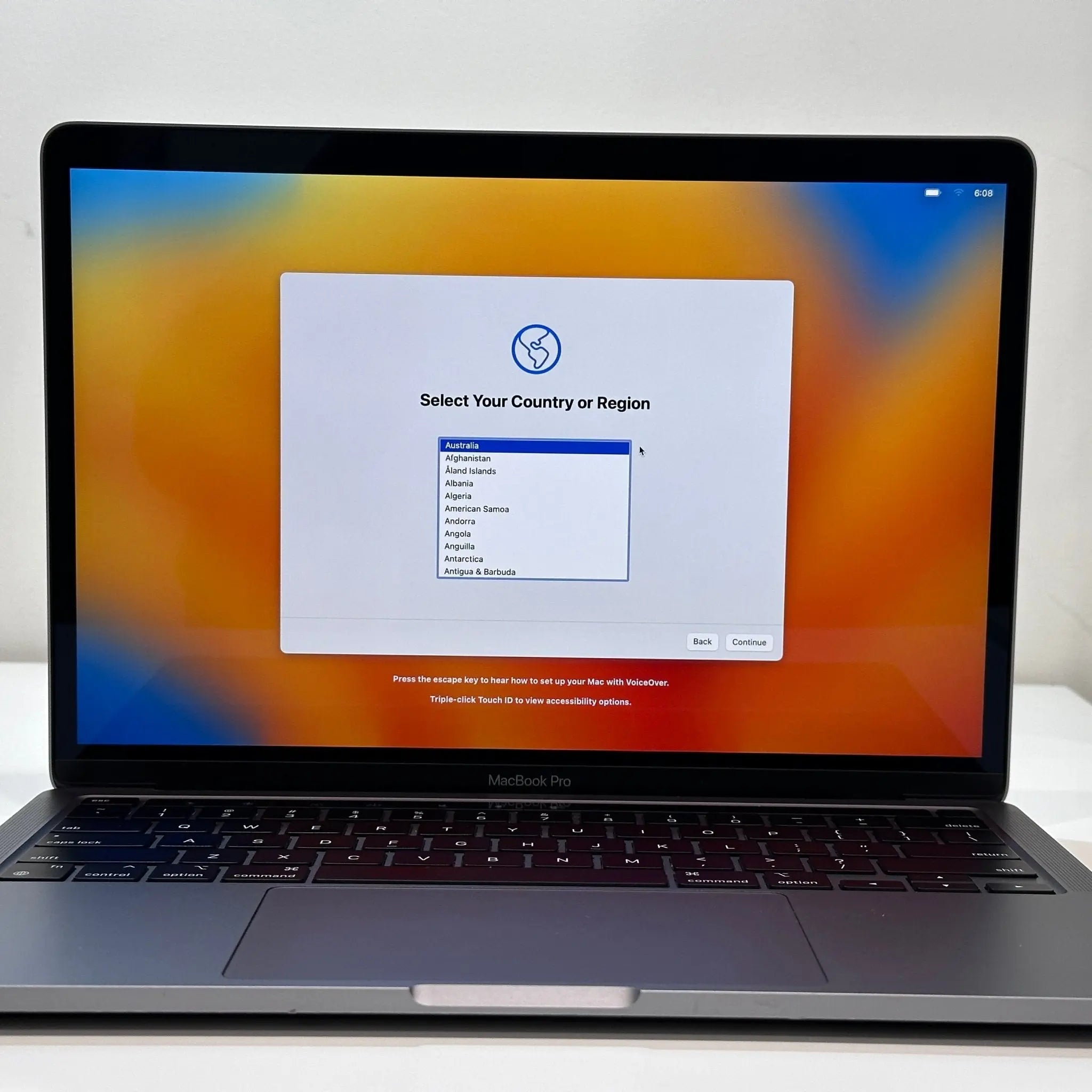 Refurbished MacBook Pro 13-inch M1 Chip 2020 8GB/256GB - Space
