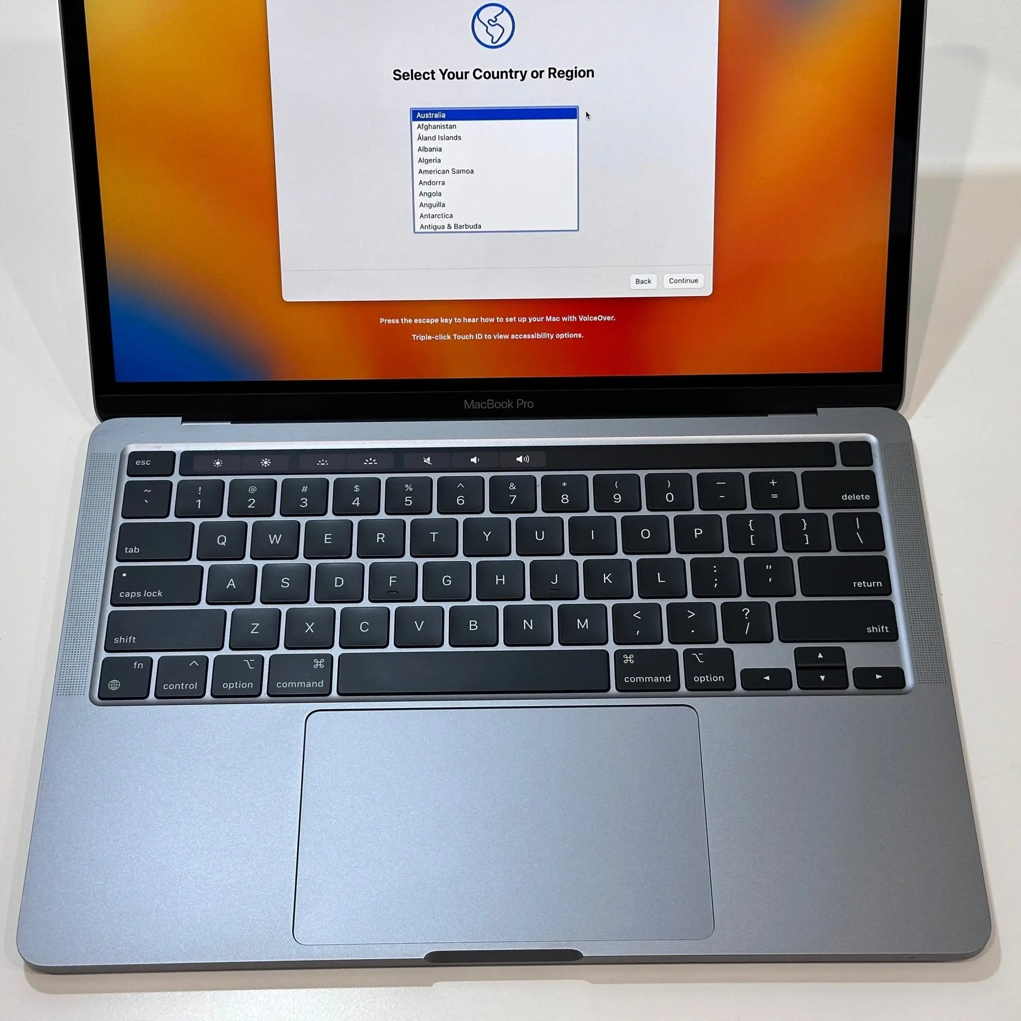 Refurbished MacBook Pro 13-inch M1 Chip 2020 8GB/256GB - Space