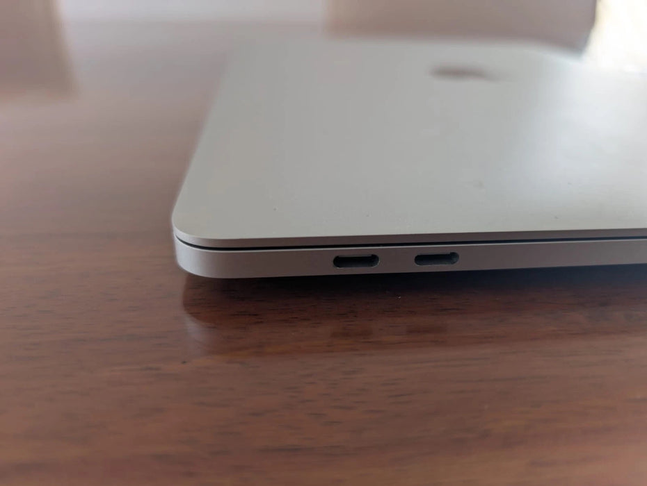 Refurbished MacBook Pro (13-inch, 2019, 4 TBT3) - 2.4GHz/16GB/512GB - Silver