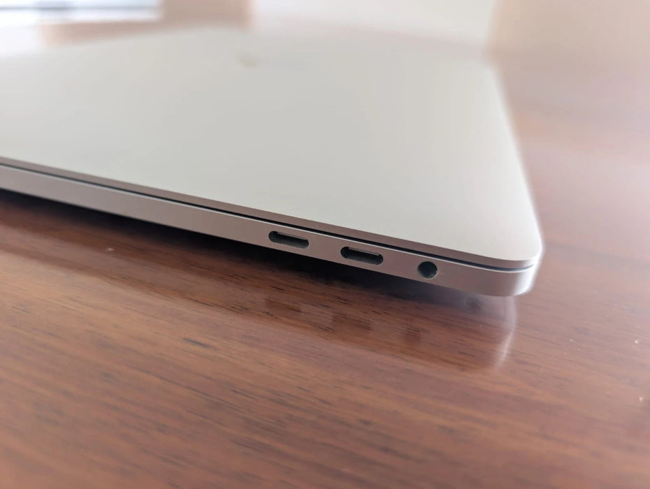 Refurbished MacBook Pro (13-inch, 2019, 4 TBT3) - 2.4GHz/16GB/512GB - Silver