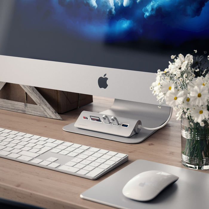 Satechi USB - C Aluminium USB 3.0 Hub & Card Reader - Silver - Macfixit Australia